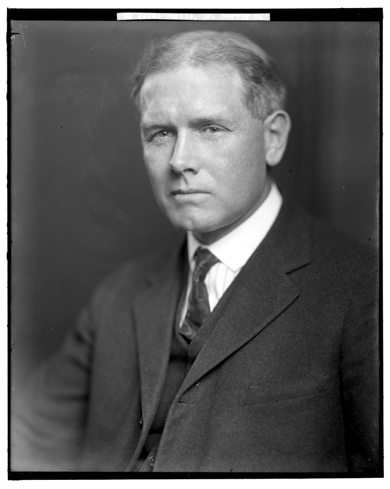 CURTIS, HARVEY L., DOCTOR LCCN2016859917