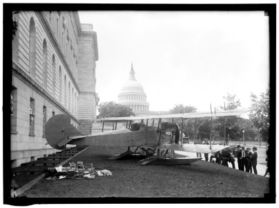 CURTISS AIRPLANE. CURTISS TWIN ENGINE BIPLANE EXHIBITED AT SENATE OFFICE BUILDING LCCN2016864542