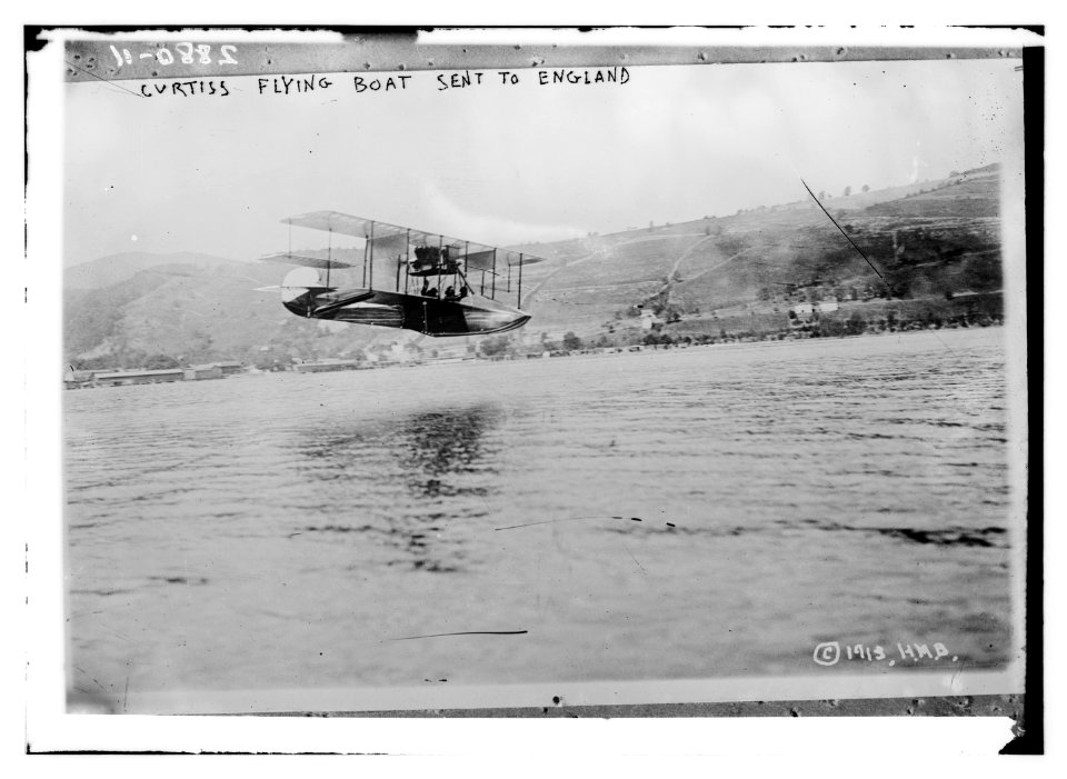 Curtiss boat sent to England LCCN2014694585