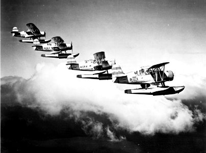 Curtiss SOC Seagulls from VCS-9 in flight, circa in 1938 (NH 82466) photo