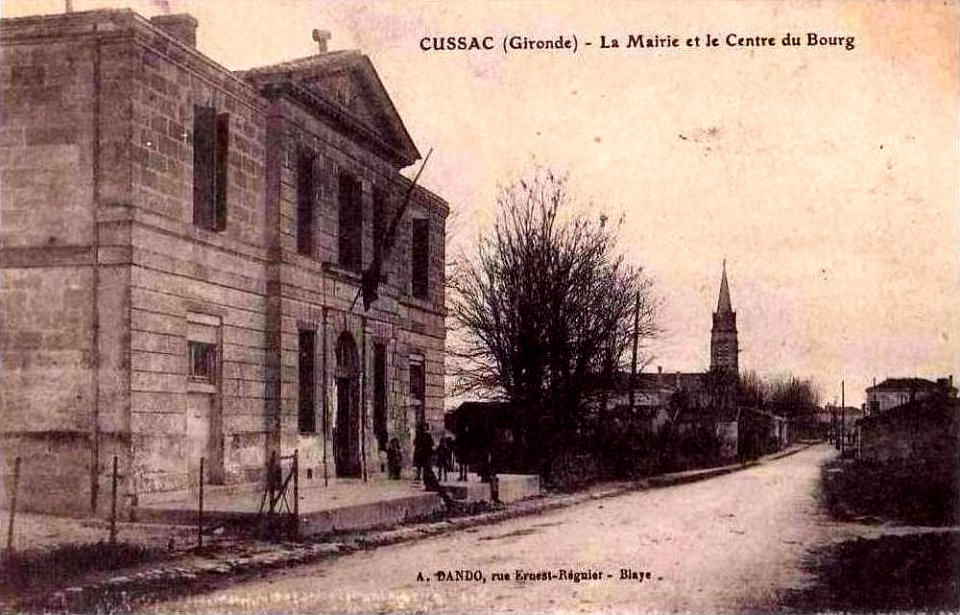 Cussac-Fort-Médoc - Mairie et bourg 1
