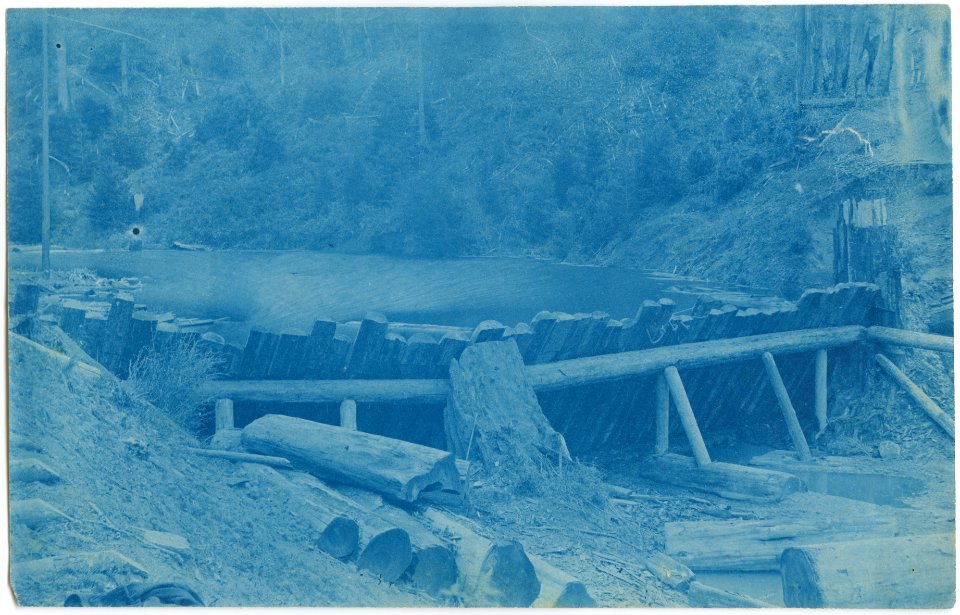 Cut-away dam