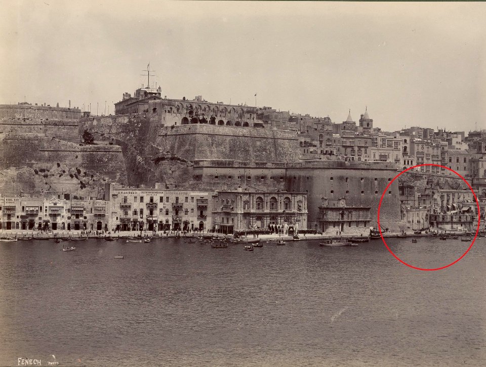 Customs House, Valletta - Fenech photo (Fish market in the circle)