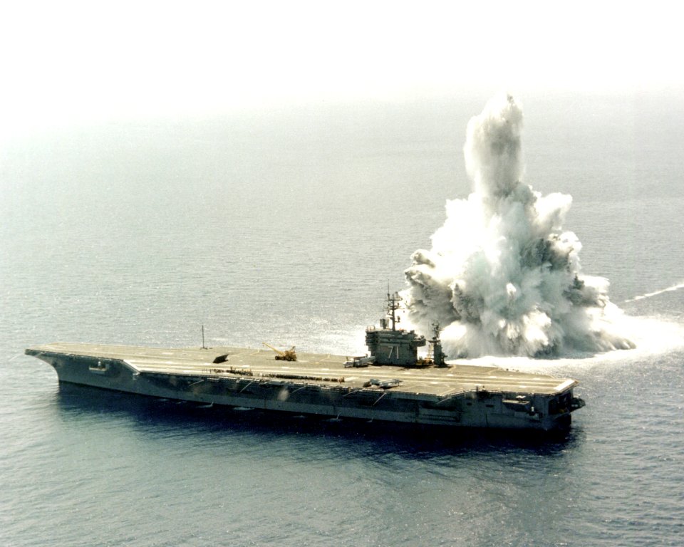 CVN-71 test blast 1987 (1)