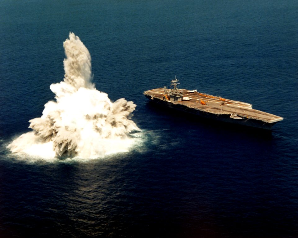 CVN-71 test blast 1987 (2)