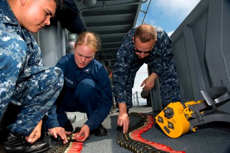 CWIS maintenance 141005-N-MD297-071