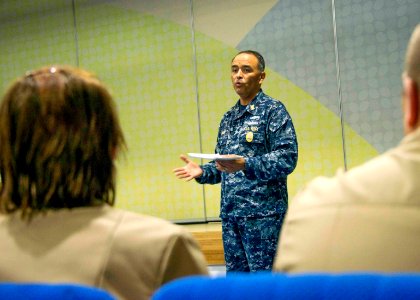 Cyber Command vsiit 140828-N-OX321-053