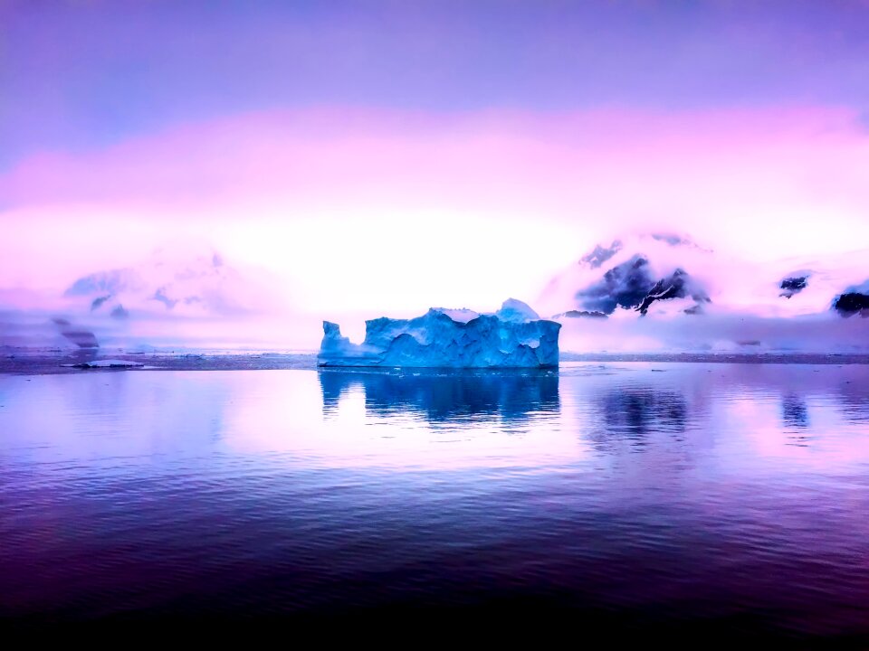Sea ocean reflection