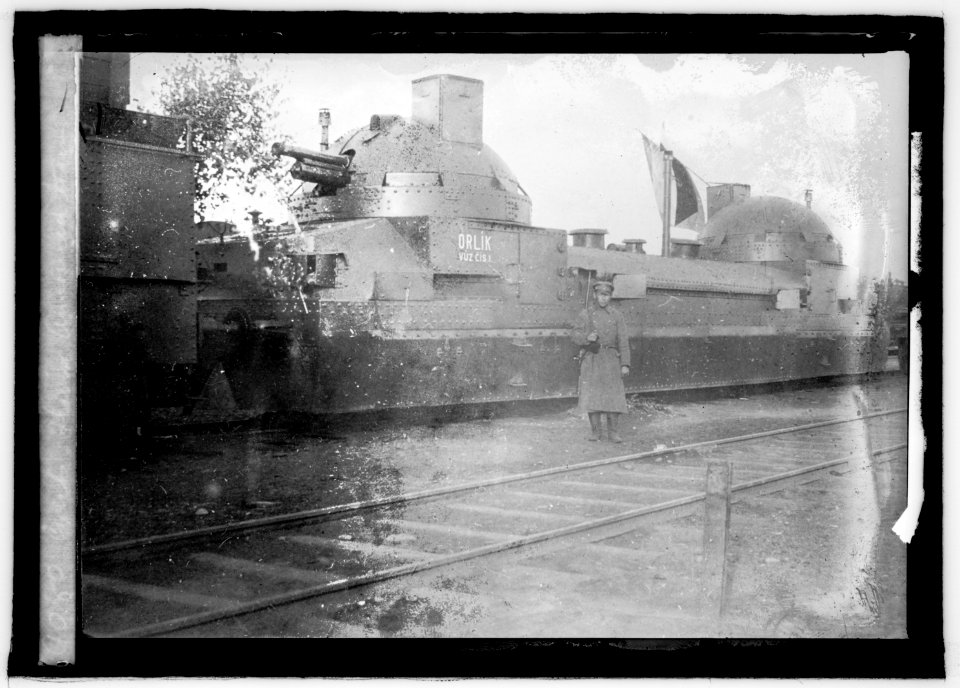 Czecho-Slavia, Armoured train LCCN2016822073