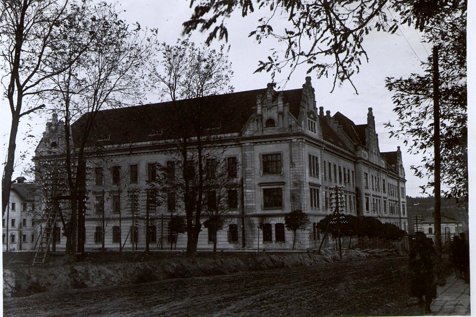 Czortkow, Gerichtsgebäude jetzt AOK (BildID 15730214)