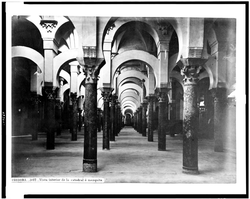 Córdoba. Vista interior de la Catedral ó Mezquita LCCN94511958