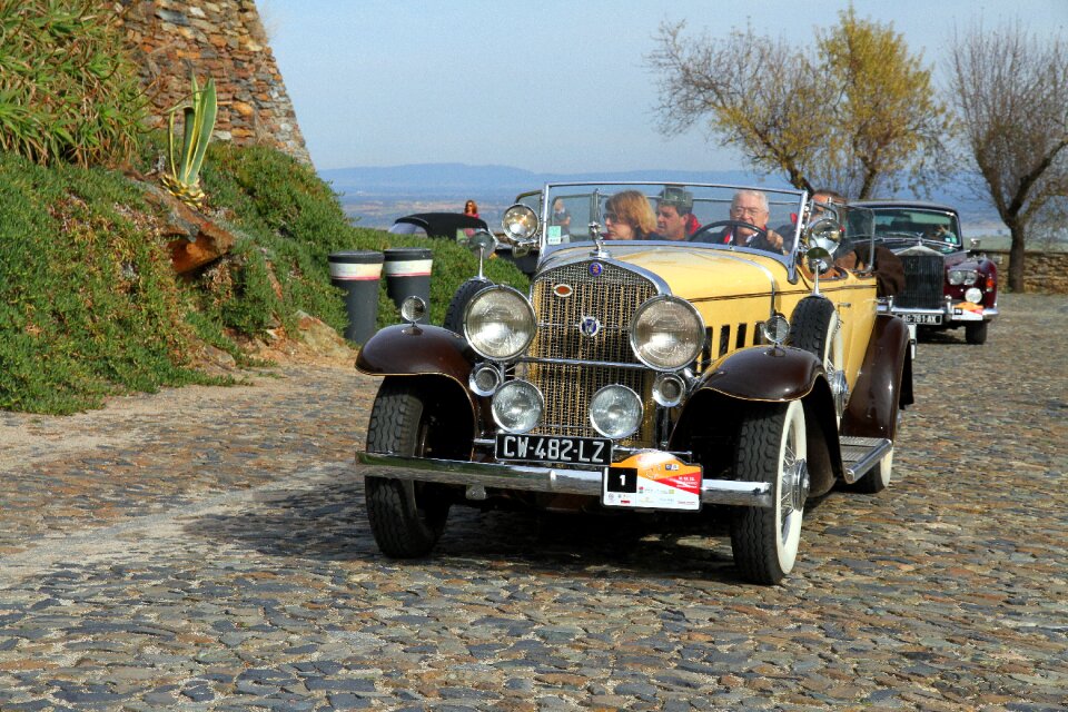 Historical automotive tour