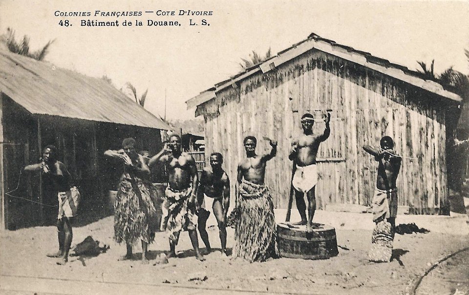 Côte d'Ivoire-Bâtiment de la Douane