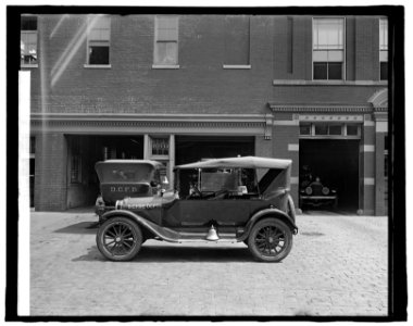 D.C. Fire Dept. car for Semmes Motor Co. LCCN2016826006