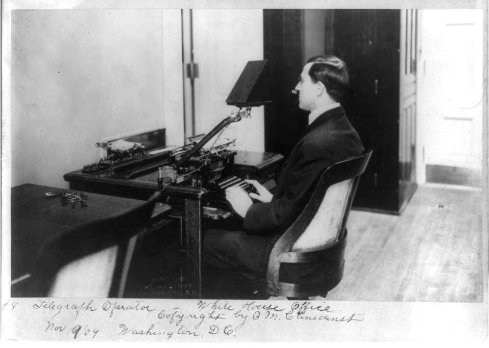 D.C. Wash. - White House Offices- Telegraph operator at work LCCN2007678174