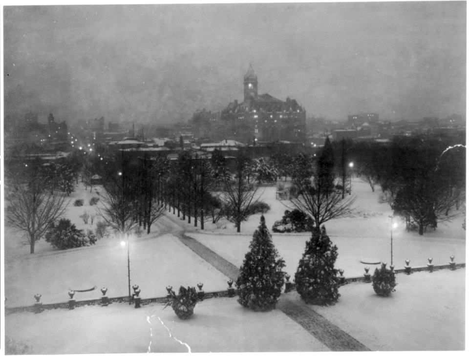 D.C. Washington - Post Office Building, 1911 - View at night, under snow LCCN2002710380
