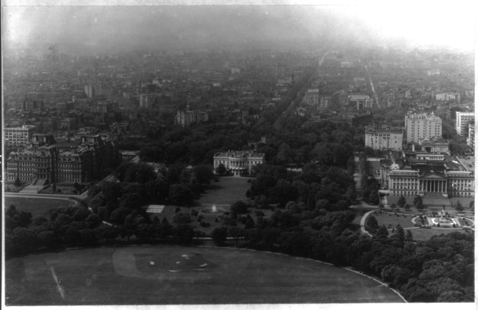 D.C. Washington. White House. Exterior. 1911. View from Washington Monument LCCN2003680448