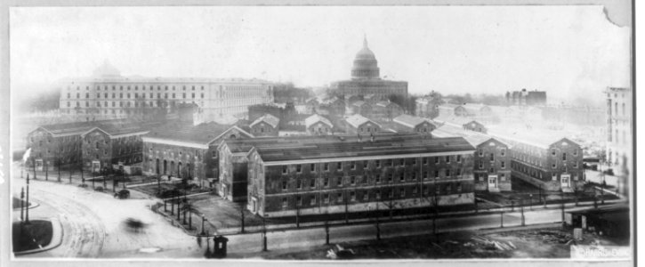 D.C. Washington. World War I. Government workers' homes in Union Station Plaza LCCN2005689087