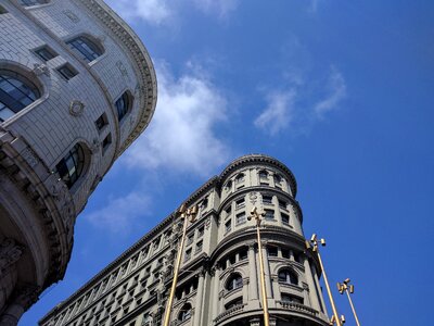 City travel tower