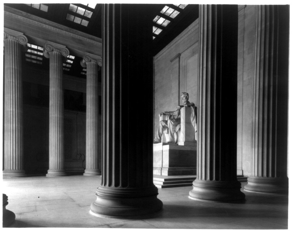 D.C. Washington. Lincoln Memorial. 1922. Interior (detail - showing Lincoln statue) LCCN2005692163
