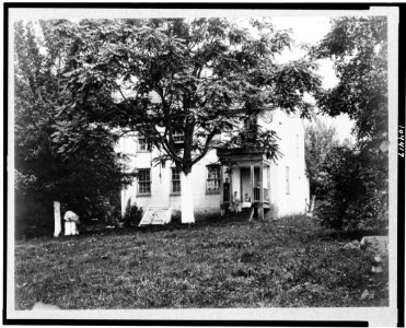 D.R. Miller house, with family on porch, Hagerstown Pike, Antietam, Maryland LCCN91793773