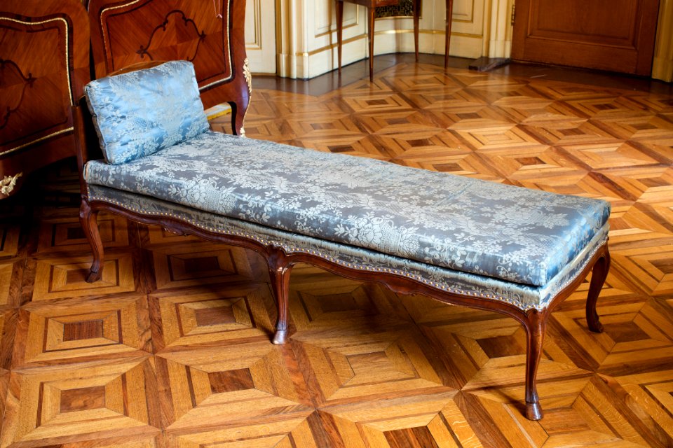 Dagbädd, del av möbeluppsättning, 1700-tal - Hallwylska museet - 109846