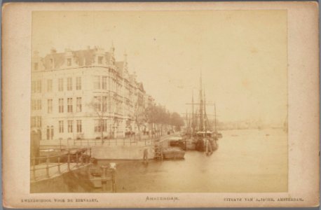 De IJgracht (Prins Hendrikkade) bij de Schippersgracht-002 photo