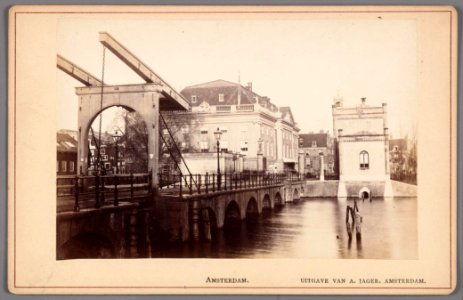De houten Stadsschouwburg ('Houten kast') op het Leidseplein en de Leidsche barrière gezien vanaf de Buitensingel (Singelgracht)-001 photo
