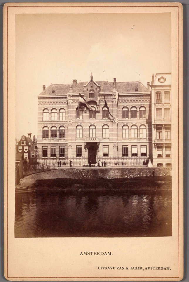 De Industrieschool voor de vrouwelijke jeugd, Weteringschans 31, gebouwd in 1881