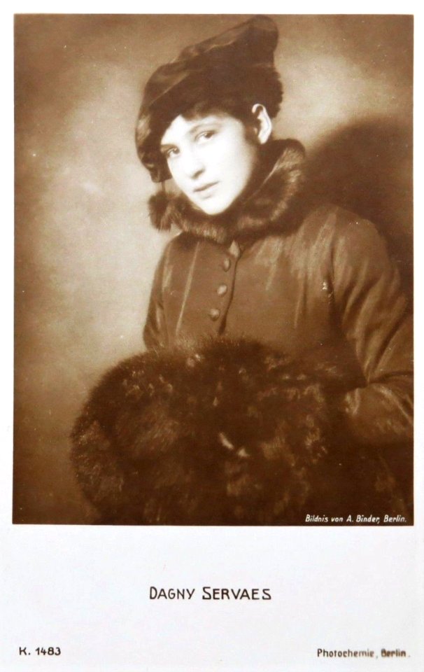 Dagny Servaes, by Alexander Binder