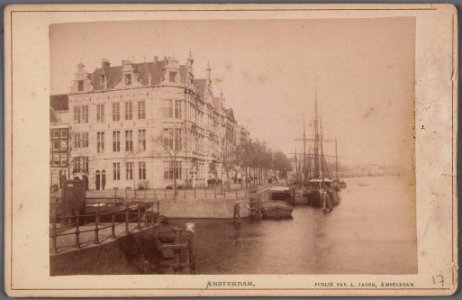 De IJgracht (Prins Hendrikkade) bij de Schippersgracht-001 photo