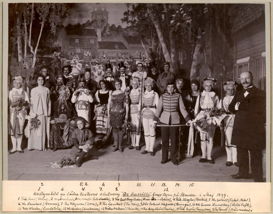 De husvilla, Södra teatern 1899. Gruppbild - SMV - H11 021