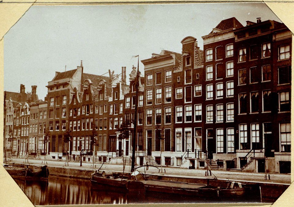 De Keizersgracht, ziende van de Heerenstraat naar de Brouwersgracht