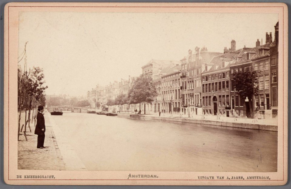 De Keizersgracht ter hoogte van de Nieuwe Spiegelstraat gezien naar de Leidsestraat