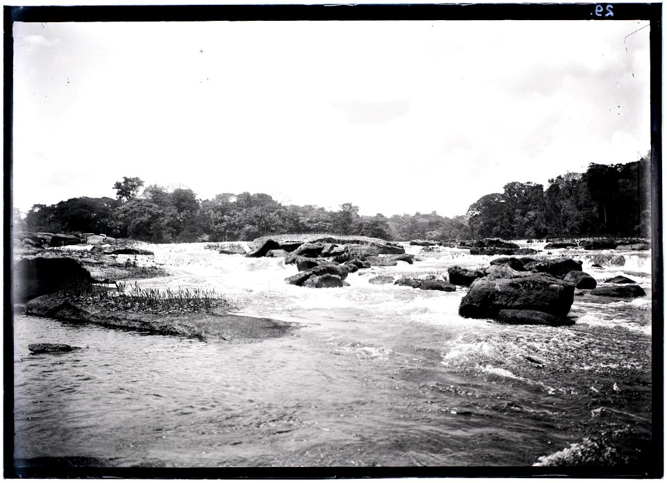 De Kortoefoetoe-stroomversnelling in de Tapanahoni-rivier