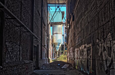 Building warehouse empty