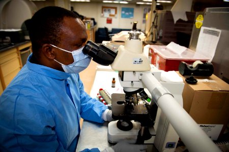 Daily Operations in the Core Lab Aboard USNS Comfort (49826901457)