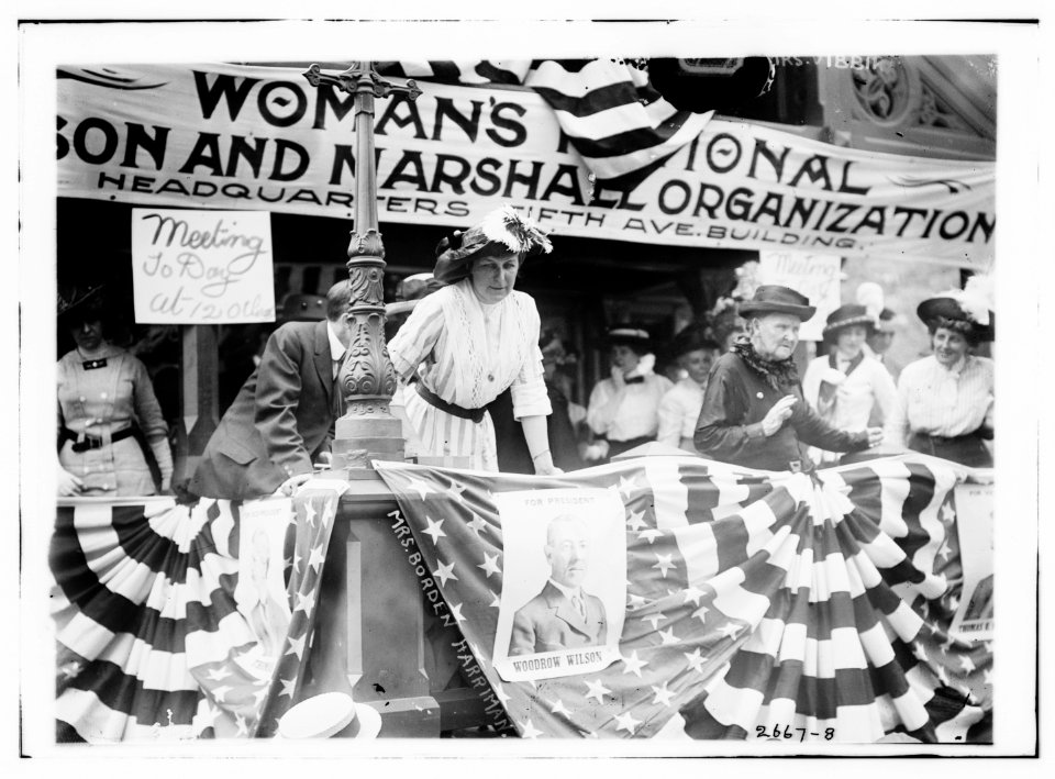 Daisy Harriman addresses a Democratic rally in Union Square, New York City LCCN2014692800