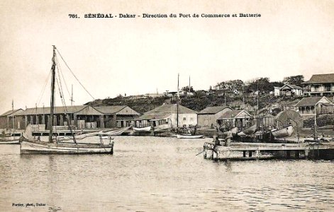 Dakar-Direction du port de commerce et batterie (AOF)