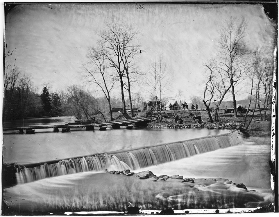 Dam and pontoons at Hazel Run (4166093655)