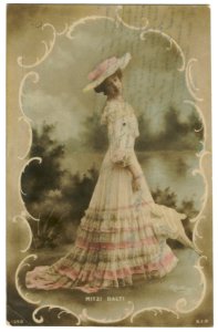 DALTI, Mitzi SIP. 1350. Photo Reutlinger