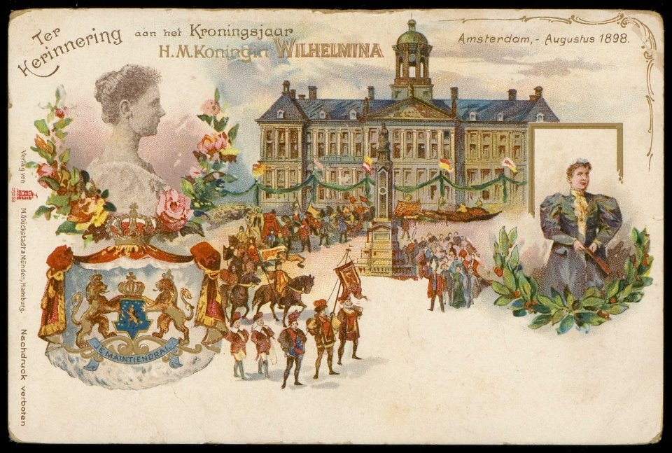 Dam met Koninklijk Paleis en Naatje van de Dam ter gelegenheid van het kroningsjaar van H.M. Koningin Wilhelmina, Afb PBKD00385000001