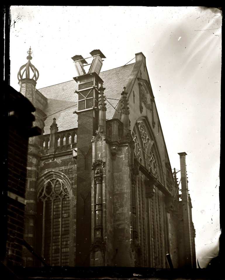 Dam 12, Nieuwe Kerk, exterieur, details Jacob Olie (max res)