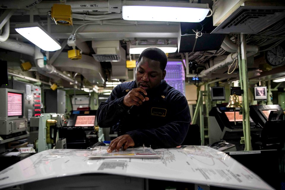 Damage control drill aboard USS Green Bay 161130-N-JH293-115
