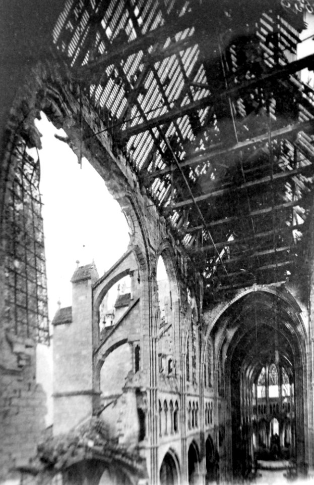 Damage to the cathedral at Soissons, France, WWI (32648880256)