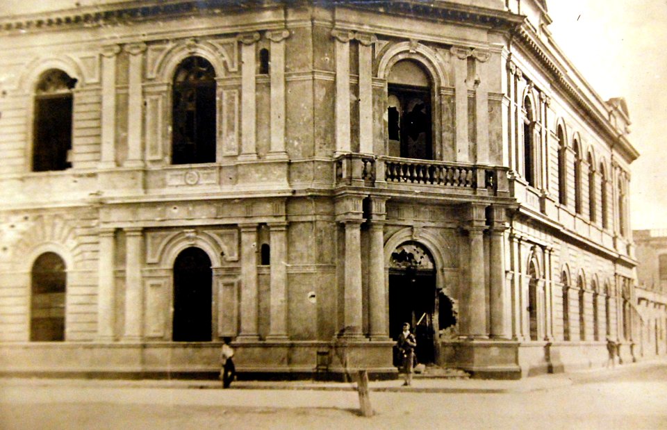 Damage to Ilustre Instituto Veracruzano near the Naval Academy, Veracruz Intervention, 1914 (26682045423)