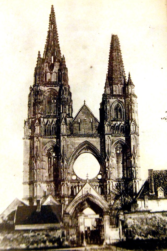 Damage to the Saint-Jean-des-Vignes Abbey at Soissons, France during WWI (31846733924)
