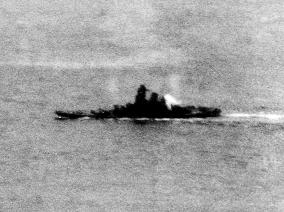 Damaged Japanese battleship Yamato underway, 7 April 1945 (NH 62580)
