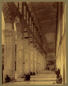 Damas - Couloir de la colonnade de la grande mosquée - Bonfils. LCCN2004670453