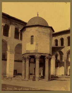 Damas - Petite coupole contenant les livres sacrés - Bonfils. LCCN2004670452